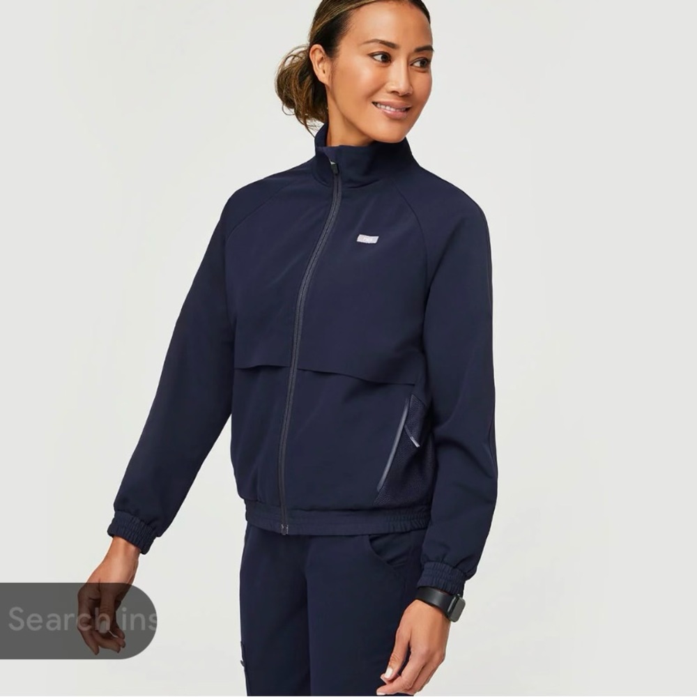“Sydney navy scrub jacket size small”